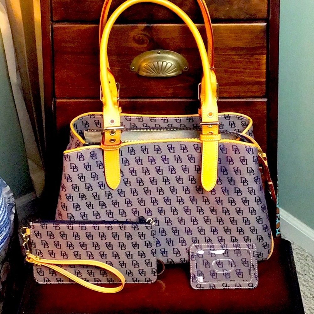 CLEARANCE SALE 🌸 Vtg. NEW Dooney & Bourke Satchel w/ Wristlet & ID holder NWOT